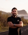 Tom Rubens, barbeiro na Barbearia Jesus